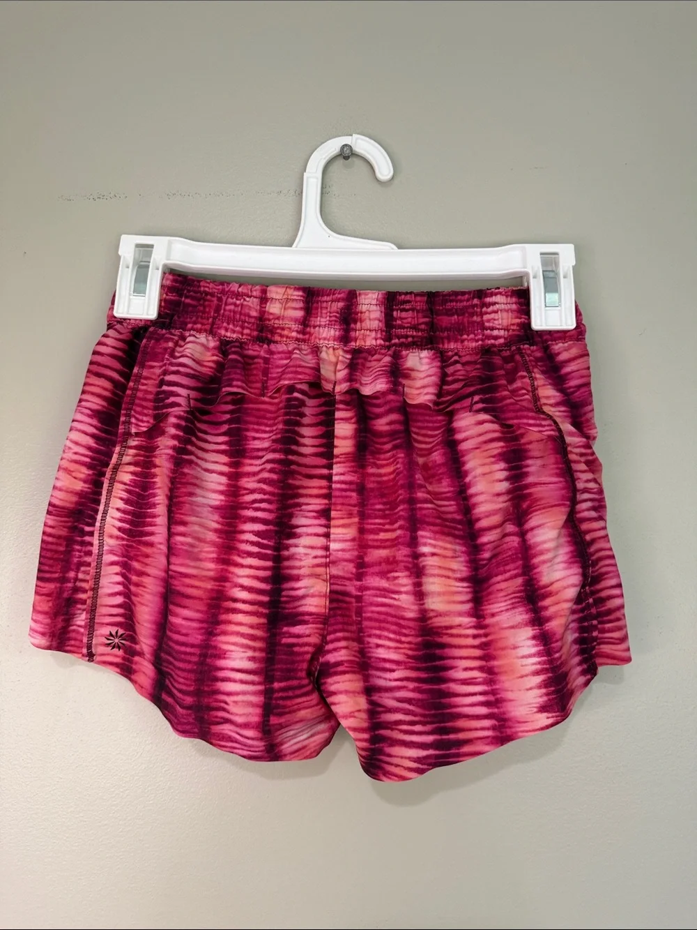 Athleta Girl Heart The Hustle 2.5” Short L/12